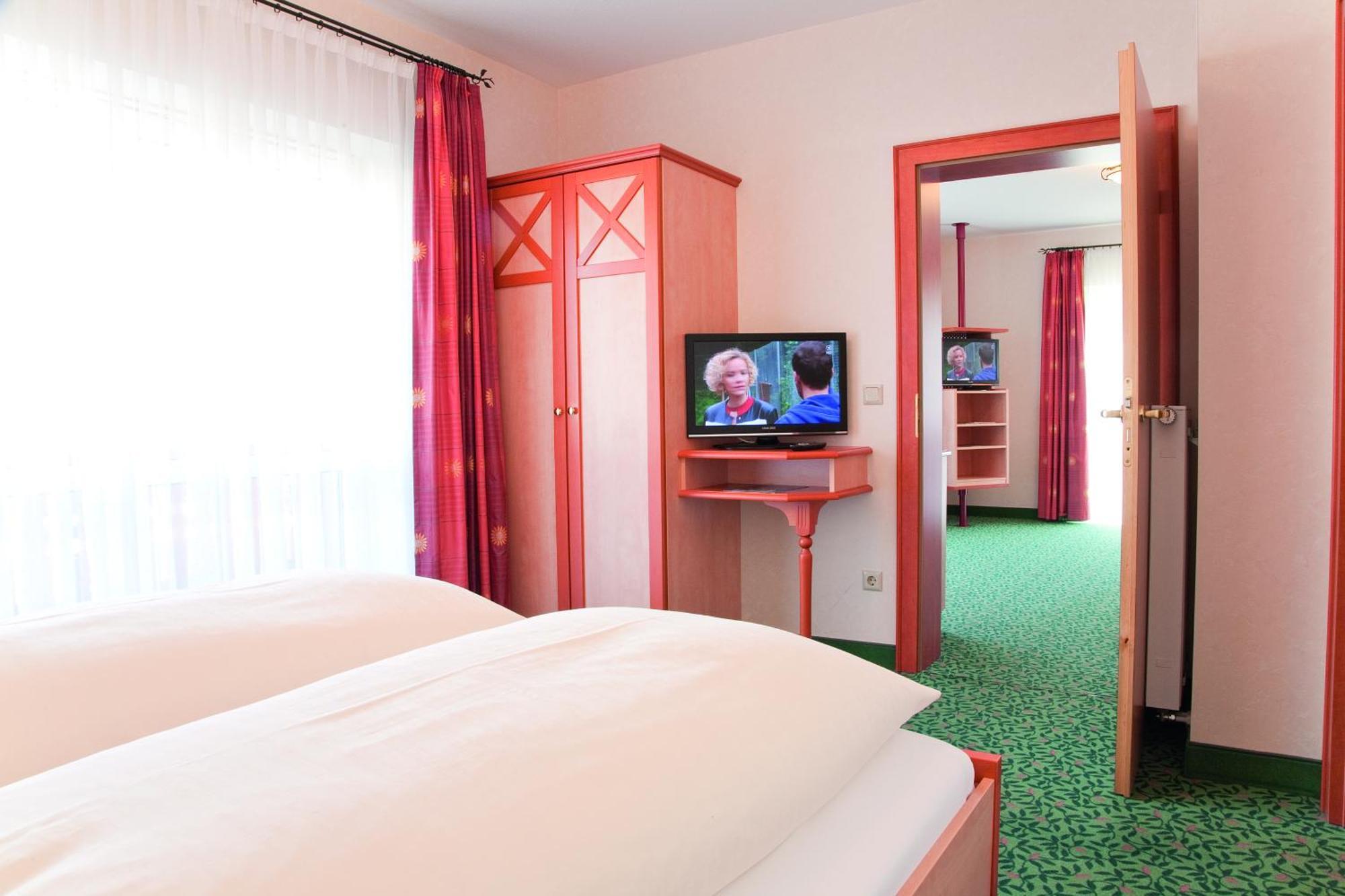 Landkomfort Hotel Elsenmann فيلنغن الغرفة الصورة