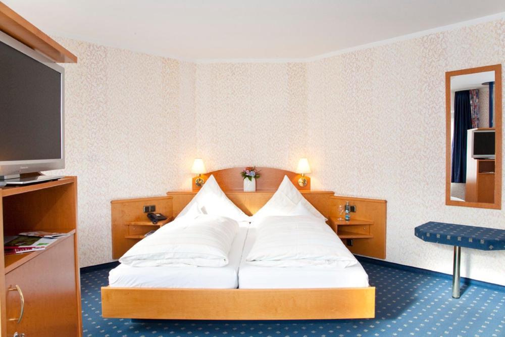 Landkomfort Hotel Elsenmann فيلنغن الغرفة الصورة